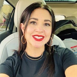 Meet your Posher, Angie